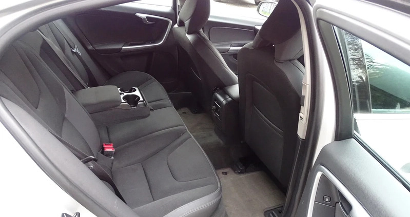 Volvo S60 cena 36900 przebieg: 190000, rok produkcji 2011 z Międzylesie małe 254